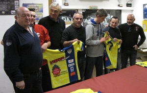 Nouvelle tunique pour les juniors et les cadets